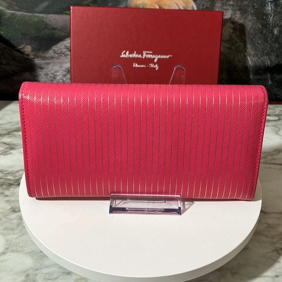 Salvatore Ferragamo Vara Bow Continental Wallet Pink with Gold Pinstripe. GUC - Picture 5 of 13
